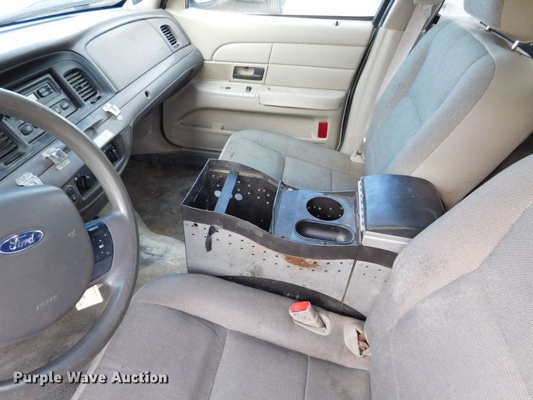image for item DJ7571 2009 Ford Crown Victoria Police Interceptor