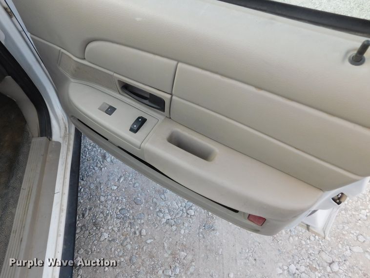 image for item DJ7571 2009 Ford Crown Victoria Police Interceptor