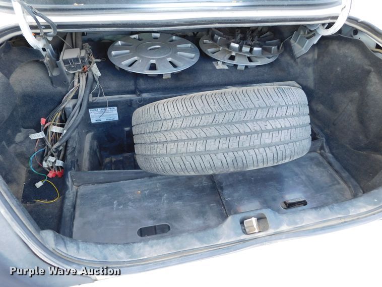 image for item DJ7571 2009 Ford Crown Victoria Police Interceptor