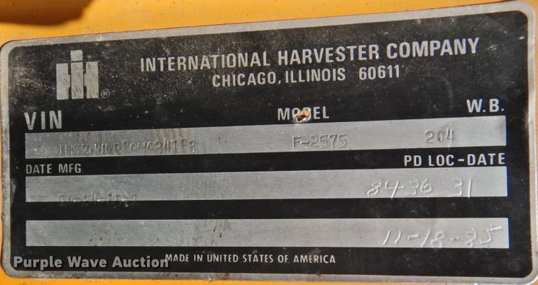 image for item DK2477 1986 International 2575  oil distributor truck