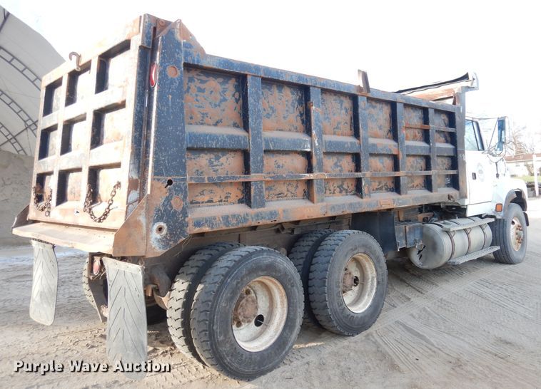 image for item DK3175 1994 Ford L9000 AeroMax  dump truck