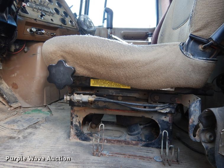 image for item DK3175 1994 Ford L9000 AeroMax  dump truck