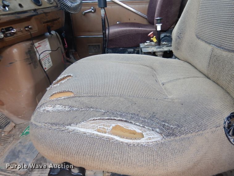 image for item DK3175 1994 Ford L9000 AeroMax  dump truck