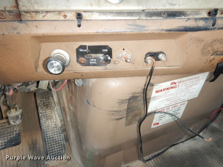 image for item DK3175 1994 Ford L9000 AeroMax  dump truck