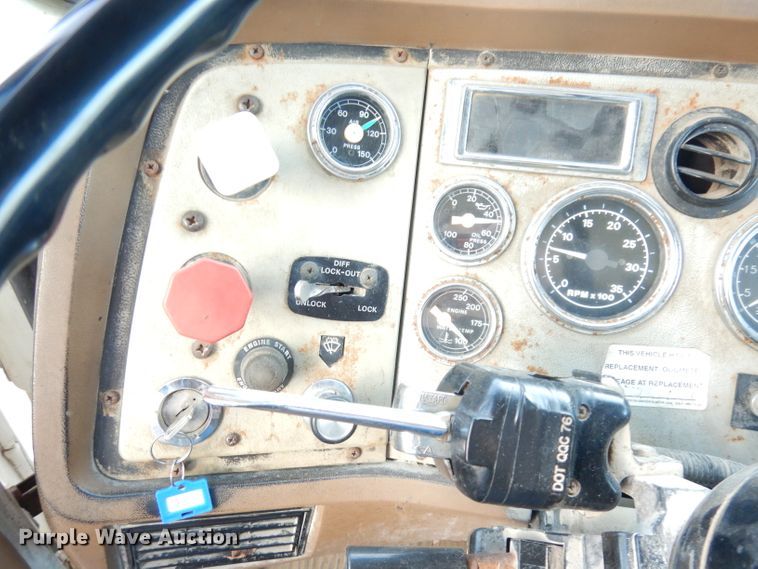 image for item DK3175 1994 Ford L9000 AeroMax  dump truck