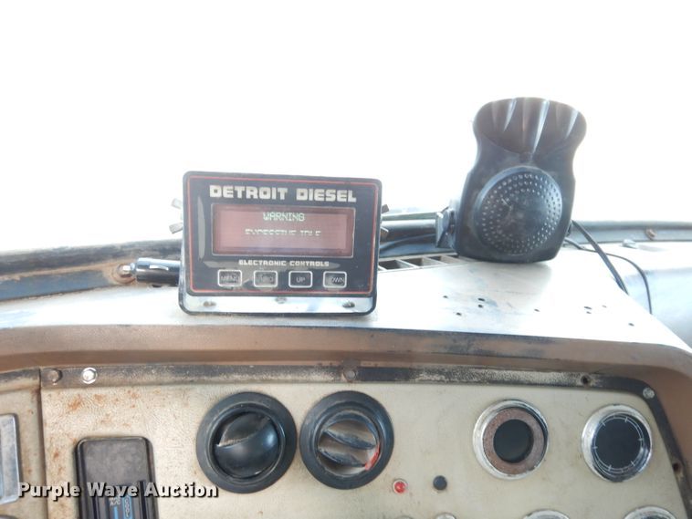 image for item DK3175 1994 Ford L9000 AeroMax  dump truck