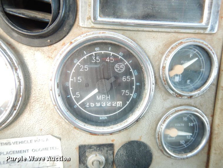 image for item DK3175 1994 Ford L9000 AeroMax  dump truck