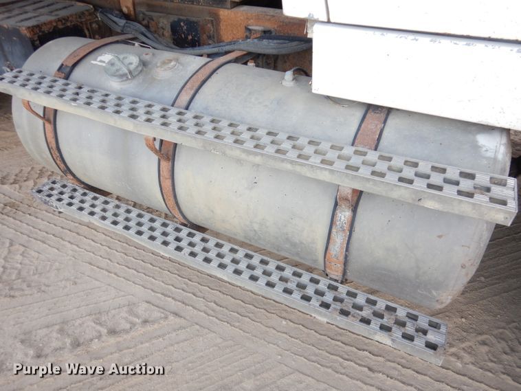 image for item DK3175 1994 Ford L9000 AeroMax  dump truck