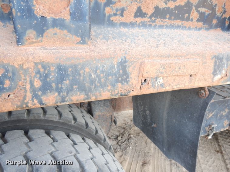 image for item DK3175 1994 Ford L9000 AeroMax  dump truck
