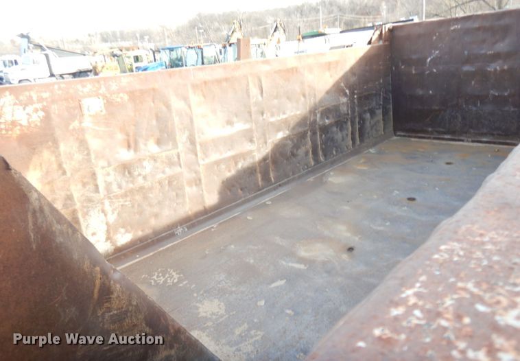 image for item DK3175 1994 Ford L9000 AeroMax  dump truck