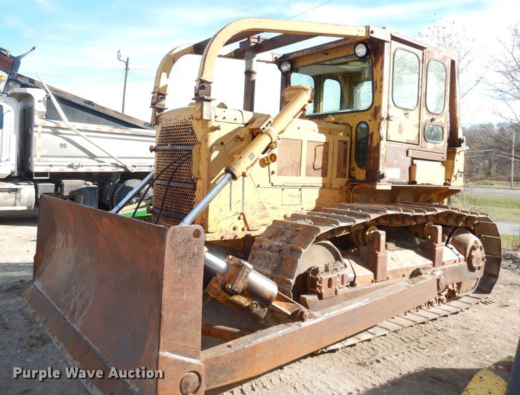 image for item DK3177 1975 Caterpillar D6C  dozer