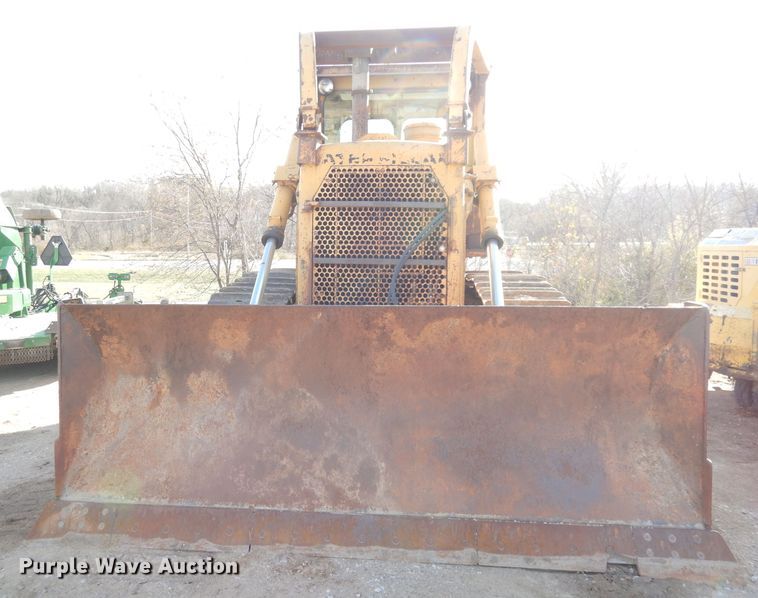 image for item DK3177 1975 Caterpillar D6C  dozer
