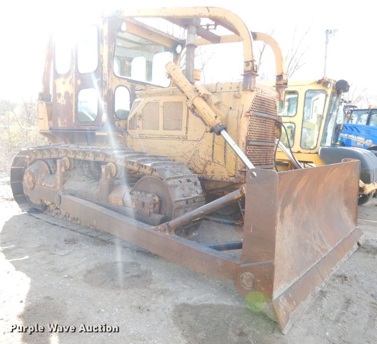 image for item DK3177 1975 Caterpillar D6C  dozer