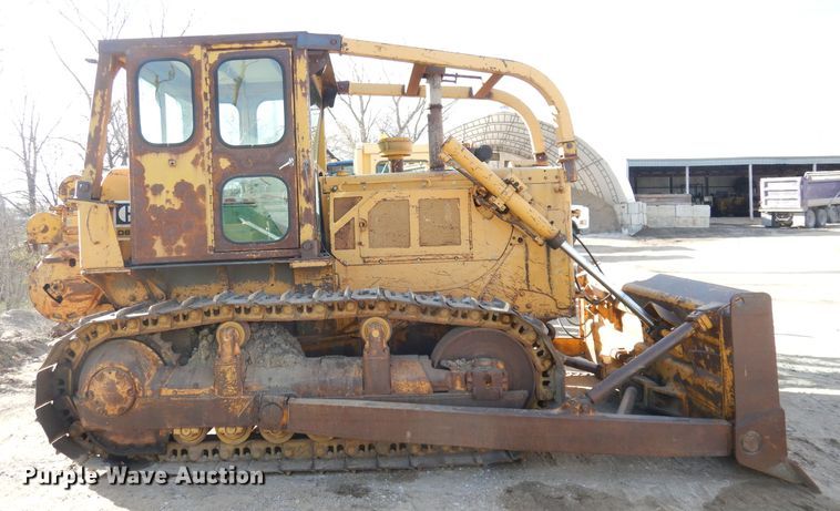 image for item DK3177 1975 Caterpillar D6C  dozer