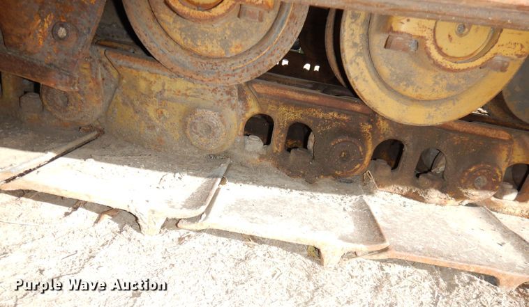 image for item DK3177 1975 Caterpillar D6C  dozer