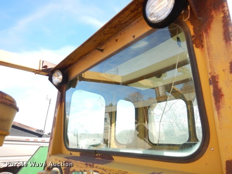 image for item DK3177 1975 Caterpillar D6C  dozer