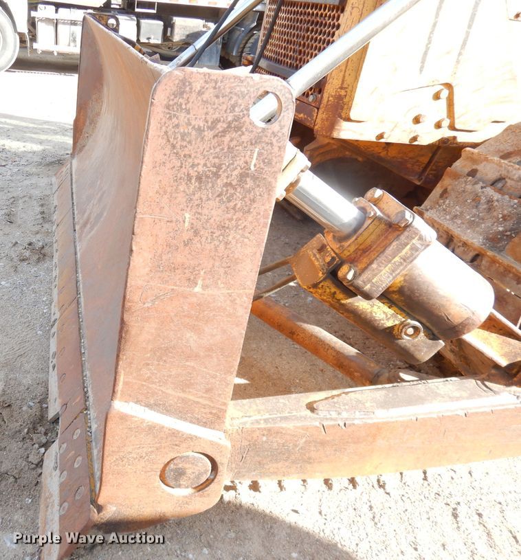 image for item DK3177 1975 Caterpillar D6C  dozer