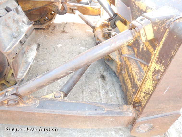 image for item DK3177 1975 Caterpillar D6C  dozer