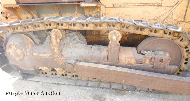 image for item DK3177 1975 Caterpillar D6C  dozer