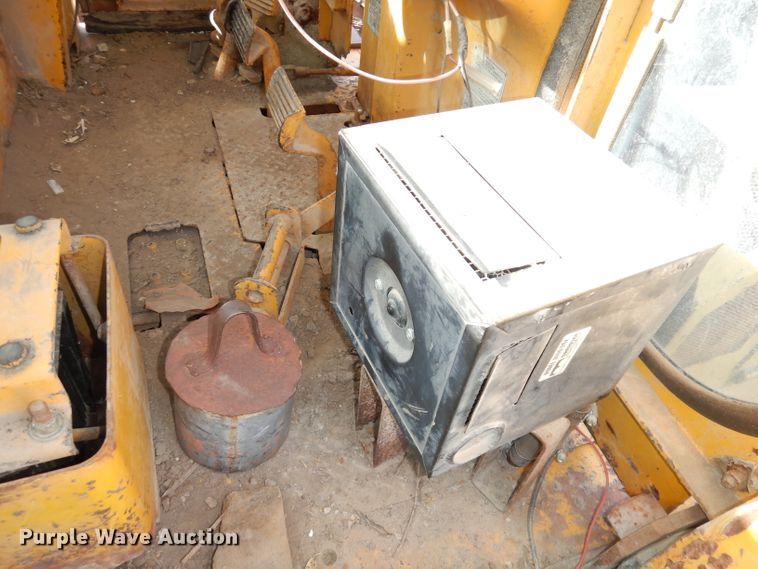 image for item DK3177 1975 Caterpillar D6C  dozer