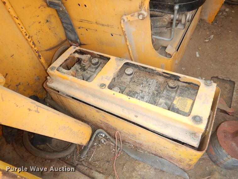 image for item DK3177 1975 Caterpillar D6C  dozer
