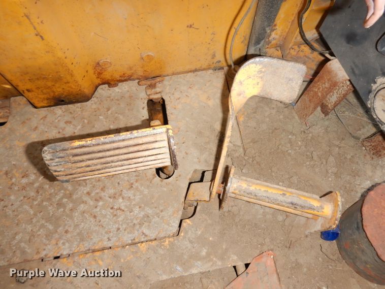 image for item DK3177 1975 Caterpillar D6C  dozer