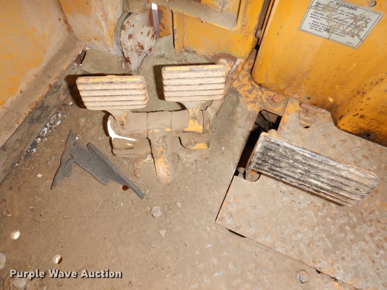 image for item DK3177 1975 Caterpillar D6C  dozer