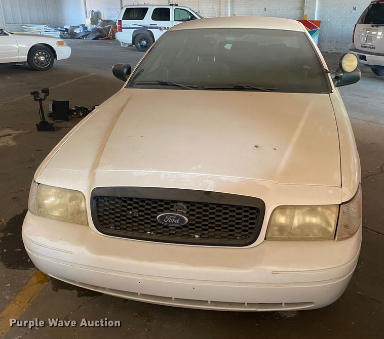 image for item DL6147 2005 Ford Crown Victoria Police Interceptor