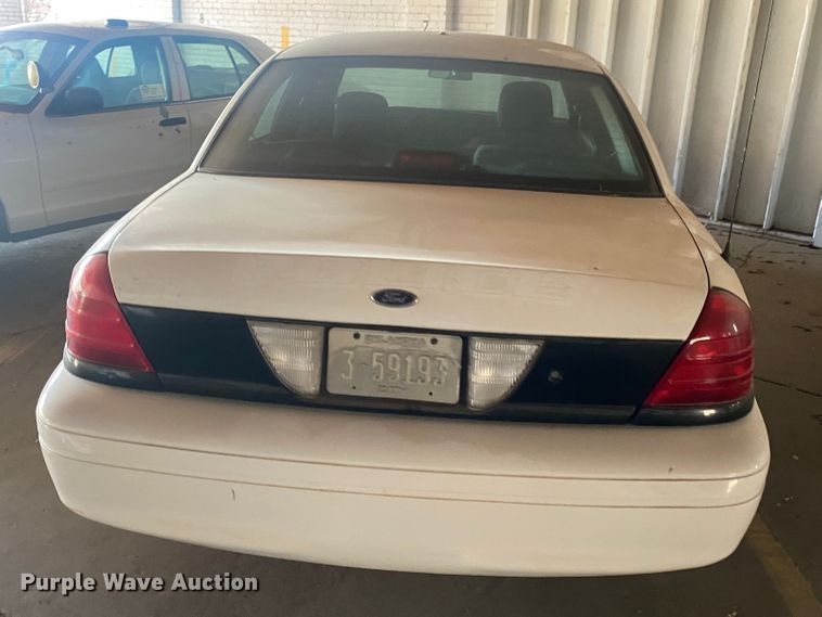 image for item DL6147 2005 Ford Crown Victoria Police Interceptor