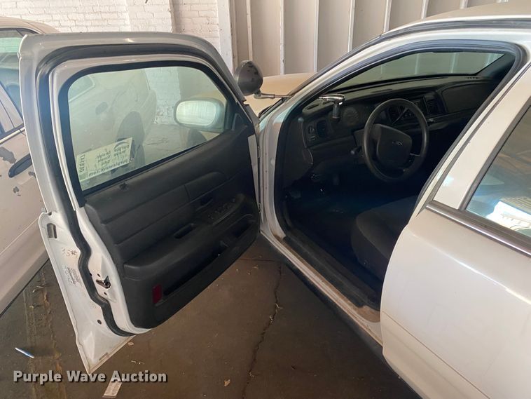 image for item DL6147 2005 Ford Crown Victoria Police Interceptor