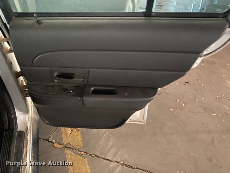 image for item DL6147 2005 Ford Crown Victoria Police Interceptor