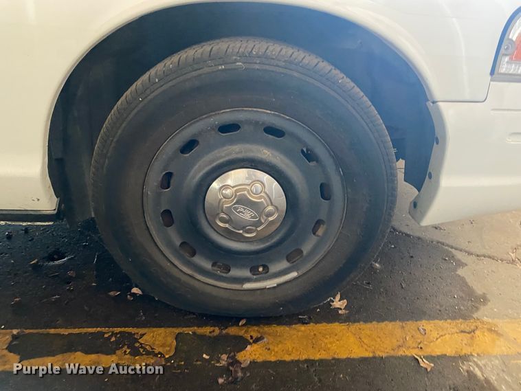 image for item DL6147 2005 Ford Crown Victoria Police Interceptor