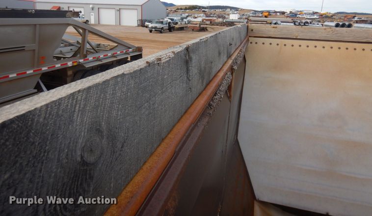 image for item DM5326 1996 Midland  bottom dump trailer