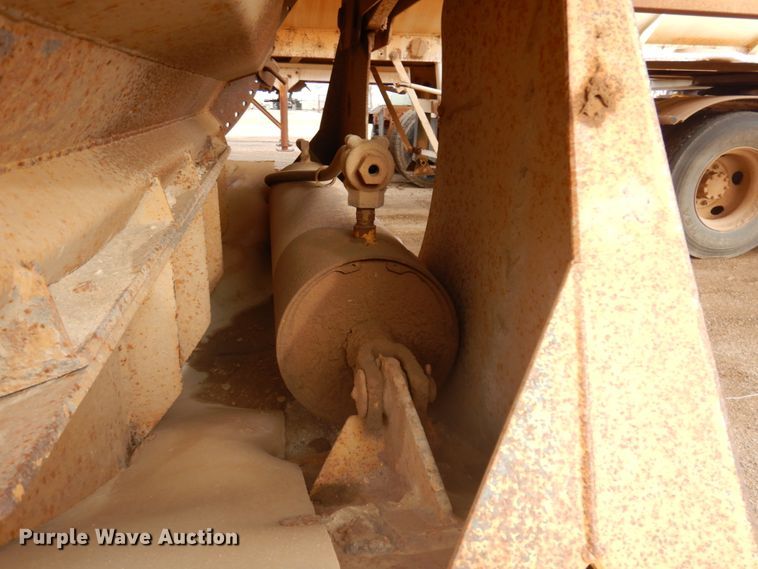 image for item DM5326 1996 Midland  bottom dump trailer