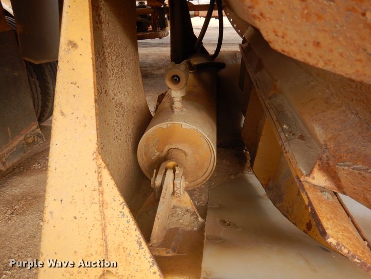 image for item DM5326 1996 Midland  bottom dump trailer