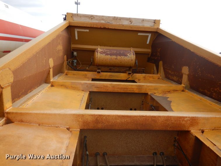 image for item DM5326 1996 Midland  bottom dump trailer