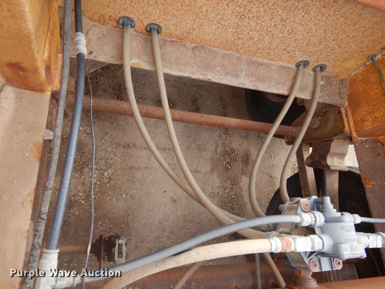 image for item DM5326 1996 Midland  bottom dump trailer