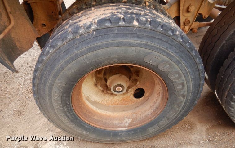 image for item DM5326 1996 Midland  bottom dump trailer