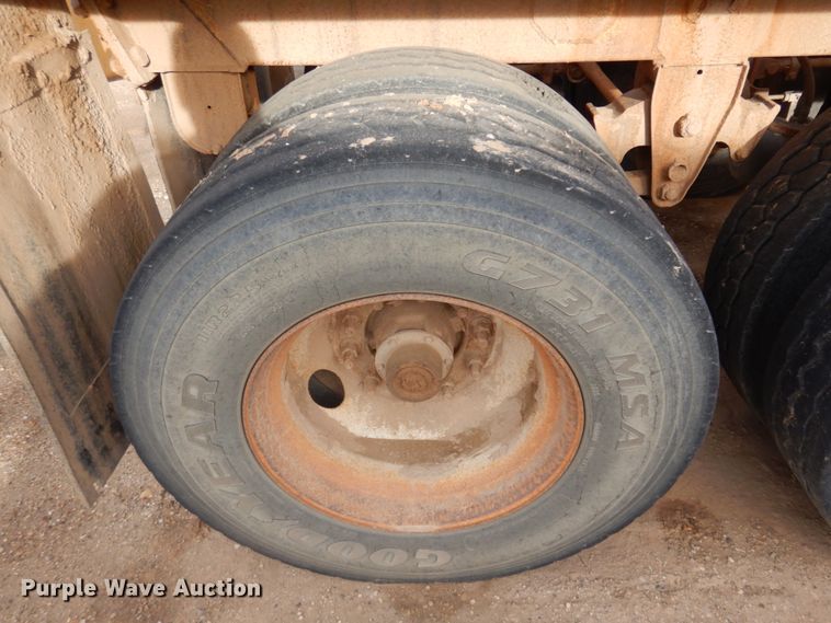 image for item DM5326 1996 Midland  bottom dump trailer