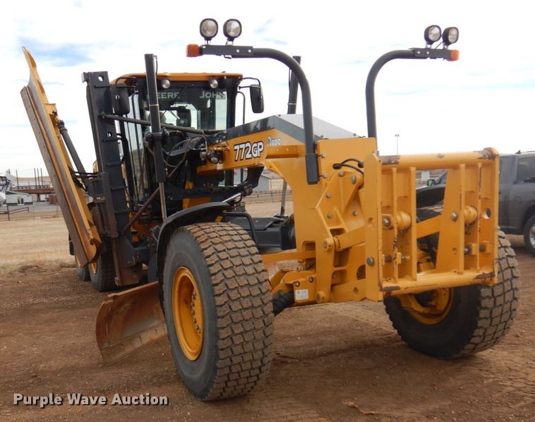 image for item DM5328 2014 John Deere 772GP  motor grader