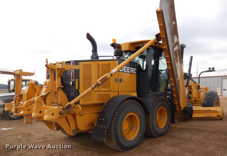 image for item DM5328 2014 John Deere 772GP  motor grader