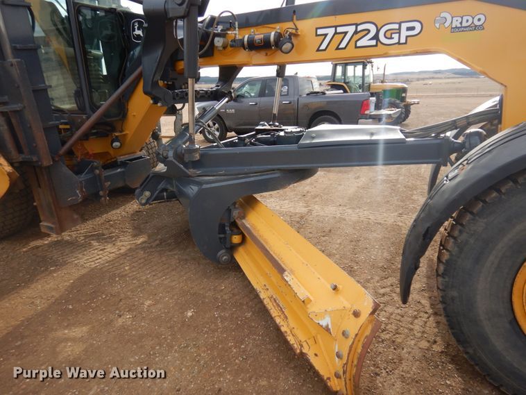 image for item DM5328 2014 John Deere 772GP  motor grader