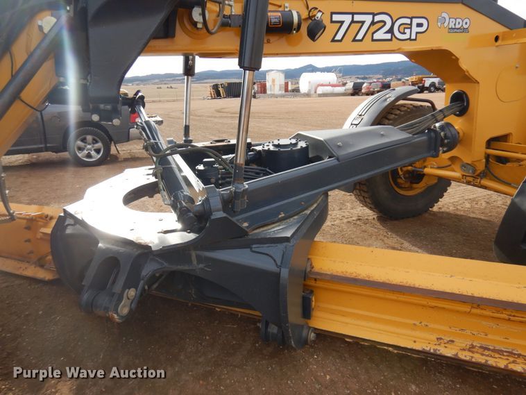 image for item DM5328 2014 John Deere 772GP  motor grader