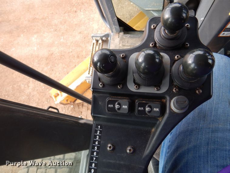 image for item DM5328 2014 John Deere 772GP  motor grader