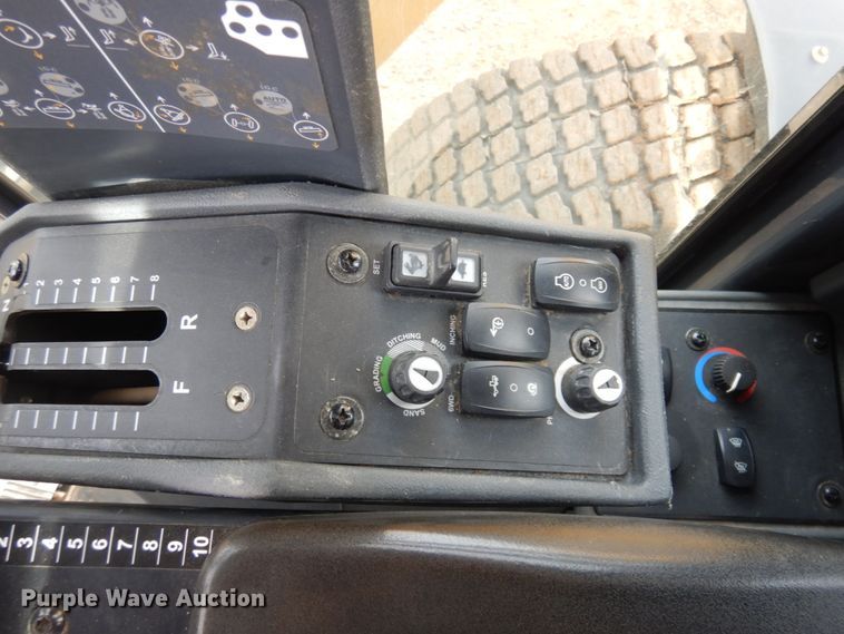 image for item DM5328 2014 John Deere 772GP  motor grader