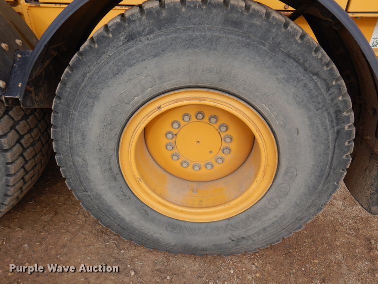 image for item DM5328 2014 John Deere 772GP  motor grader