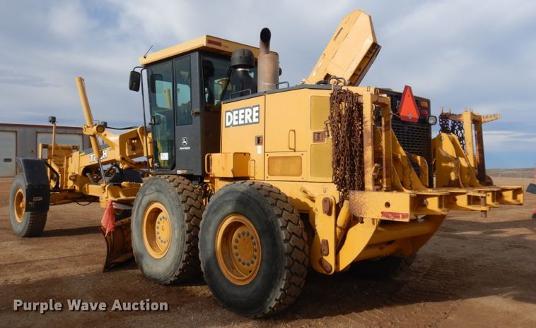 image for item DM5329 2004 John Deere 770CH  motor grader