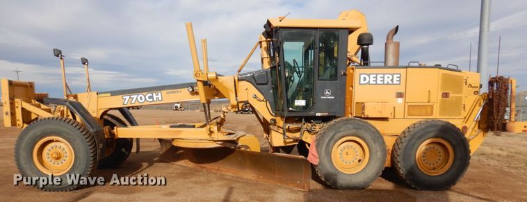 image for item DM5329 2004 John Deere 770CH  motor grader