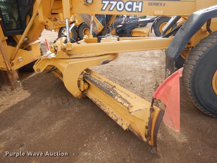 image for item DM5329 2004 John Deere 770CH  motor grader
