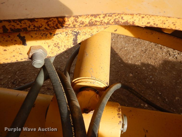 image for item DM5329 2004 John Deere 770CH  motor grader